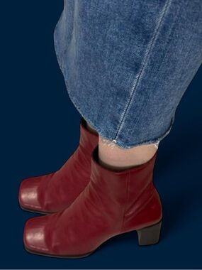 Nine West Vintage 90s Burgundy Leather Boots Square Toe Chunky Heel 7.5